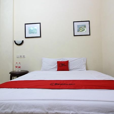 Reddoorz @ Mantrijeron 2 Hotel Yogyakarta Exterior photo