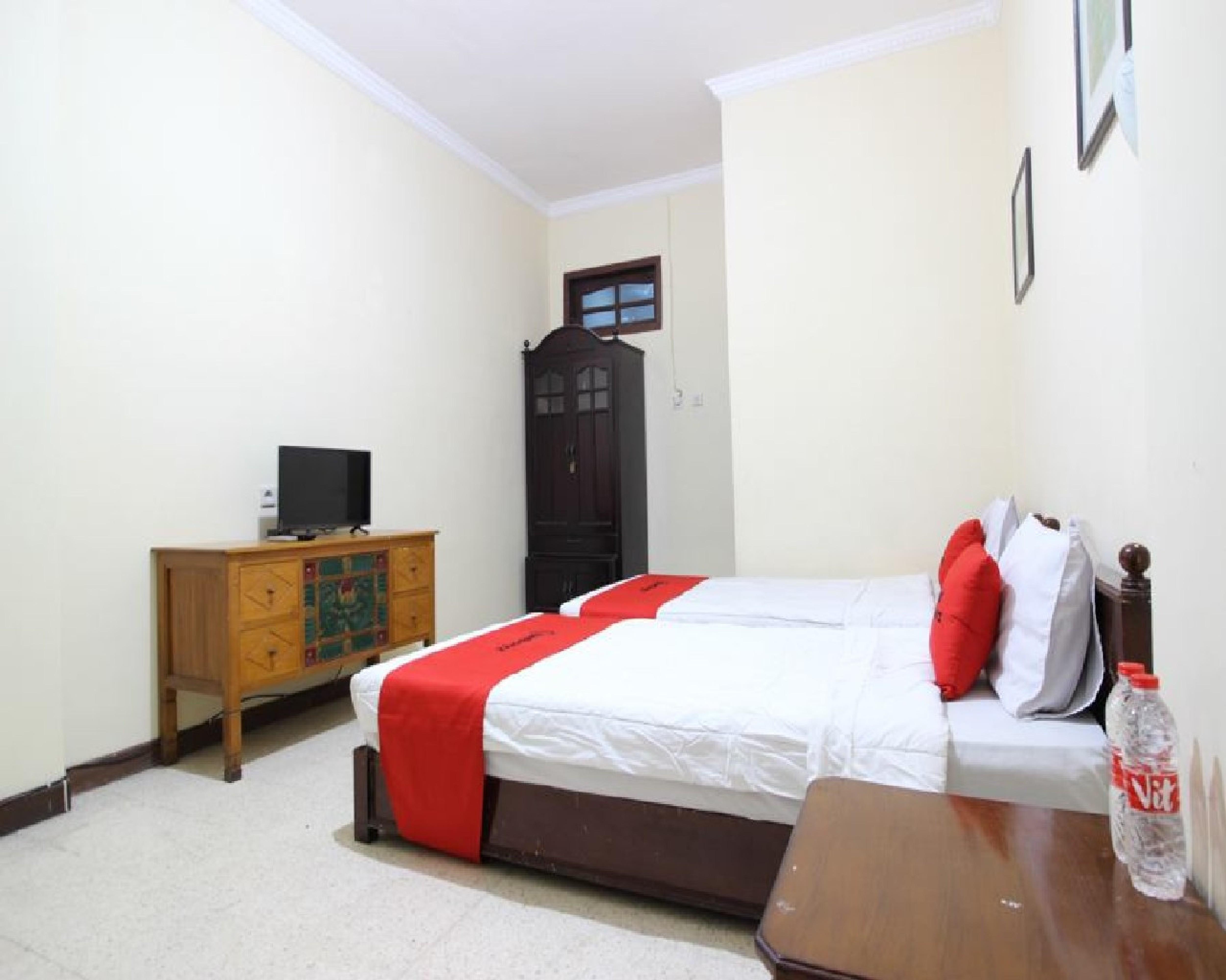 Reddoorz @ Mantrijeron 2 Hotel Yogyakarta Exterior photo