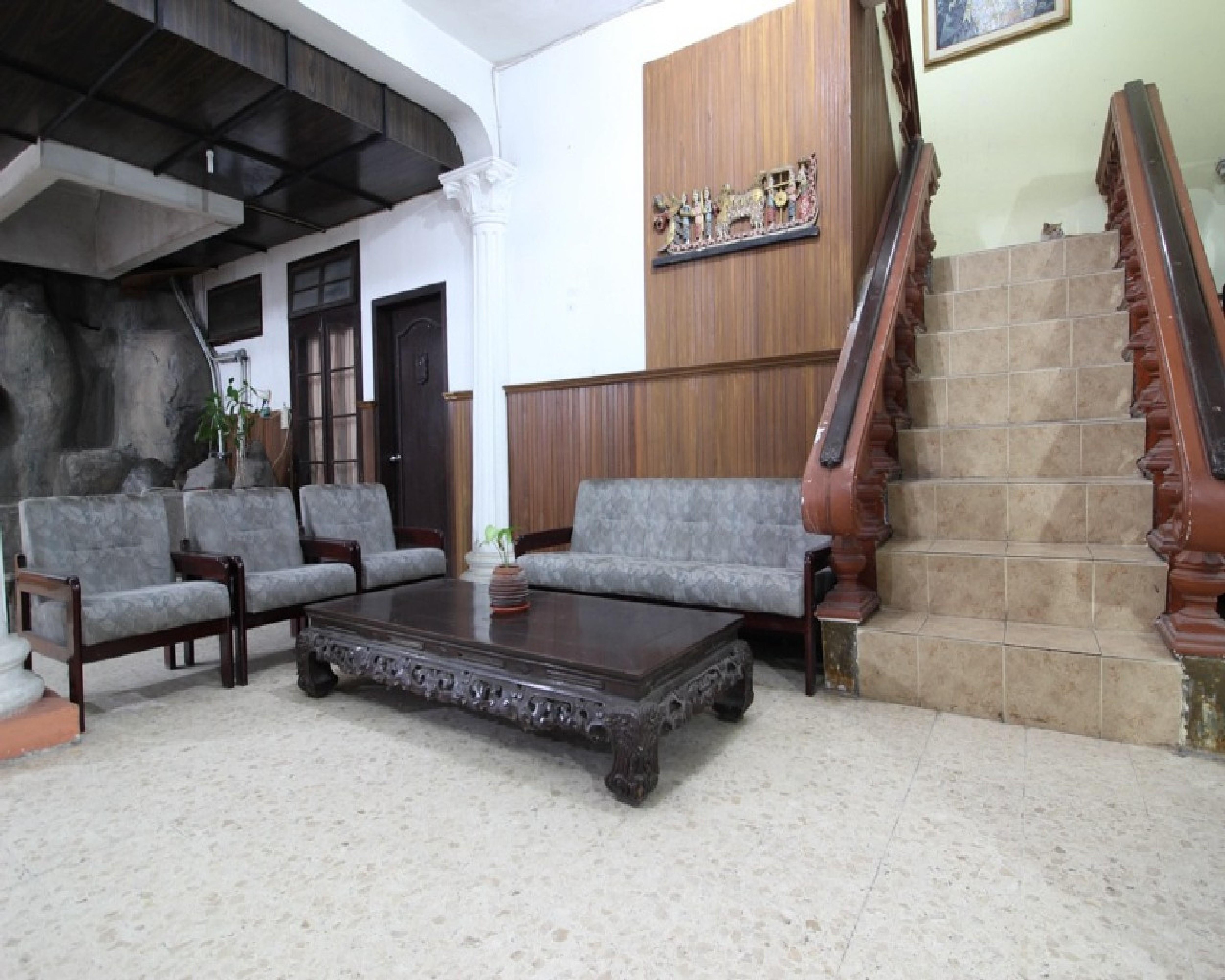 Reddoorz @ Mantrijeron 2 Hotel Yogyakarta Exterior photo