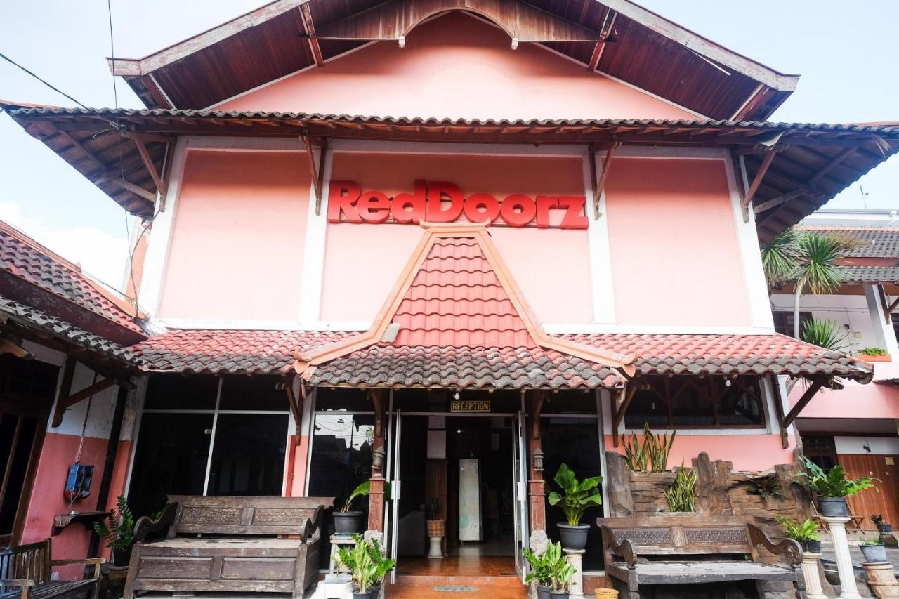 Reddoorz @ Mantrijeron 2 Hotel Yogyakarta Exterior photo